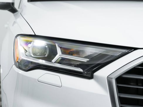 Certified 2022 Audi Q7 2.0T Premium image 12