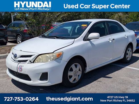 Used 2011 Toyota Corolla LE FWD image 1