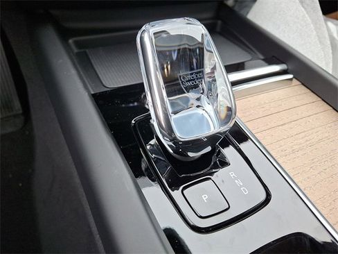 New 2026 Volvo XC60 B5 Plus w/ Climate Package image 8