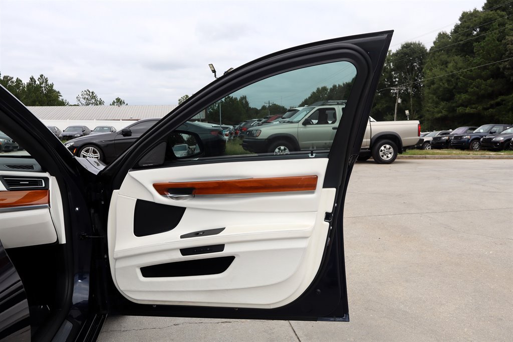 Used 2015 BMW 750Li RWD image 38