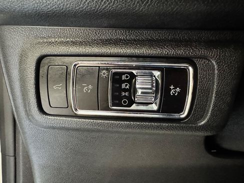 Used 2023 Lincoln Corsair FWD w/ Equipment Group 101A image 10