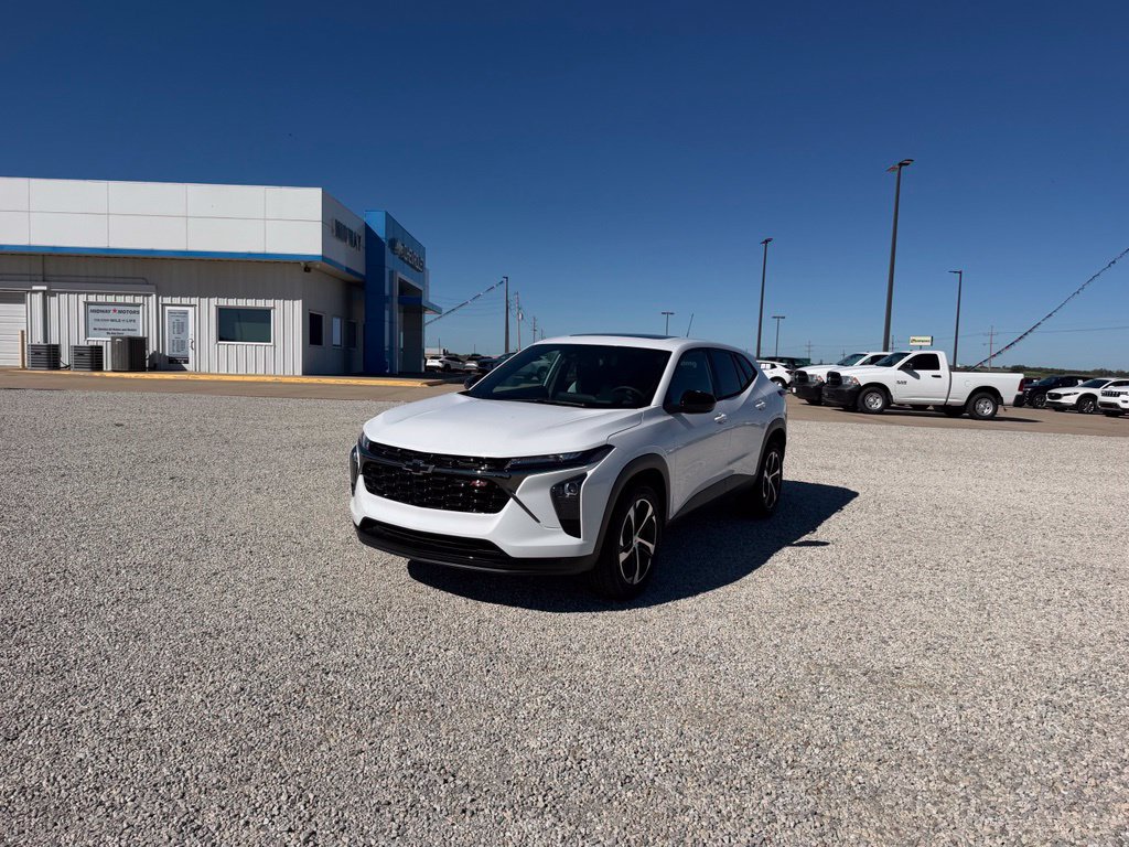 New 2026 Chevrolet Trax RS w/ Sunroof Package FWD image 7