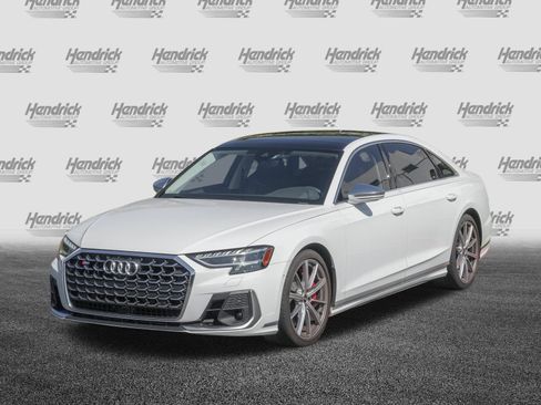 Used 2022 Audi S8 AWD/4WD image 5