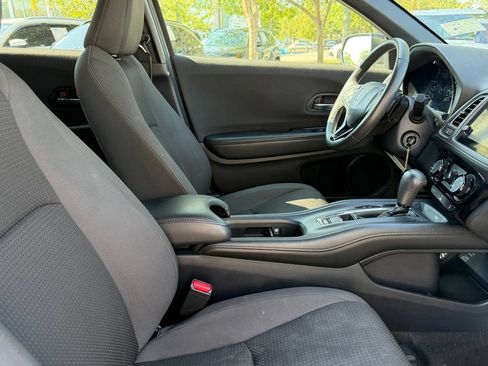 Used 2021 Honda HR-V Sport image 9