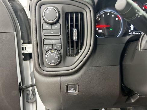 Used 2022 Chevrolet Silverado 2500 Custom w/ Gooseneck/5TH Wheel Package image 17