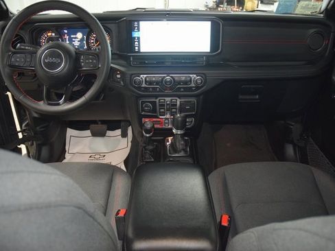 Used 2024 Jeep Wrangler Unlimited Rubicon w/ Convenience Group image 27