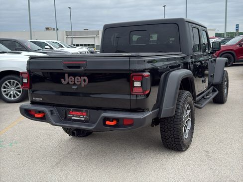 Used 2025 Jeep Gladiator Mojave w/ Convenience Group AWD/4WD image 5