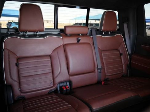 Used 2023 GMC Sierra 1500 Denali Ultimate AWD/4WD image 11