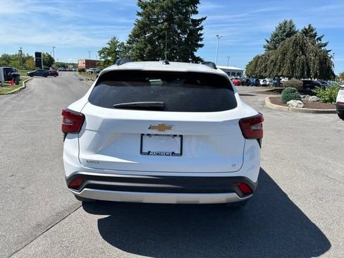 Used 2024 Chevrolet Trax LT w/ Driver Confidence Package FWD image 4