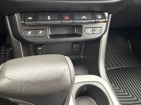 Used 2016 Chevrolet Colorado LT w/ Luxury Package, Chrome AWD/4WD image 6