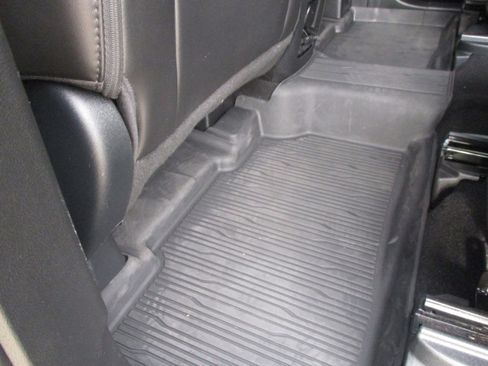 Used 2023 Ford Explorer XLT w/ Equipment Group 202A AWD/4WD image 41