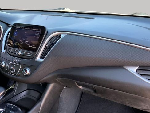 Used 2021 Chevrolet Malibu LS FWD image 17