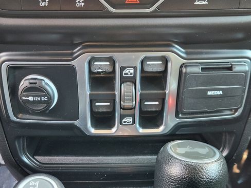 Used 2021 Jeep Wrangler Unlimited Sport image 21