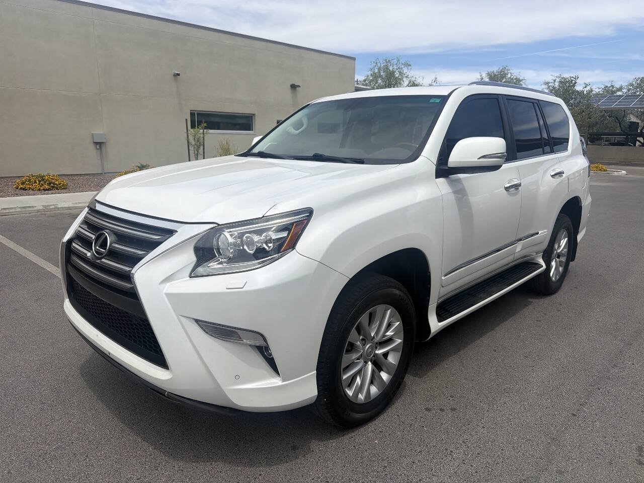 Used 2017 Lexus GX 460 Premium AWD/4WD image 2