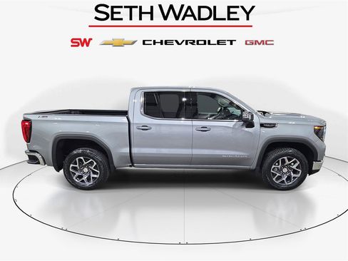New 2026 GMC Sierra 1500 SLE image 8