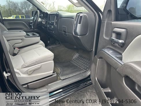 Used 2017 Chevrolet Silverado 1500 Custom w/ Custom Convenience Package AWD/4WD image 11