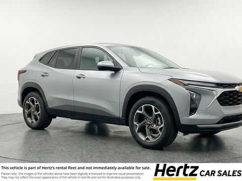 Used 2025 Chevrolet Trax LT image 1