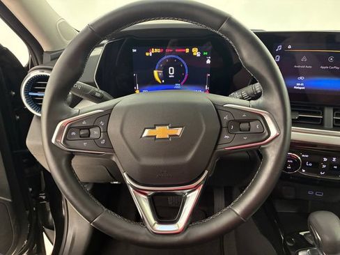 Certified 2025 Chevrolet Trax LT w/ Driver Confidence Package FWD image 22