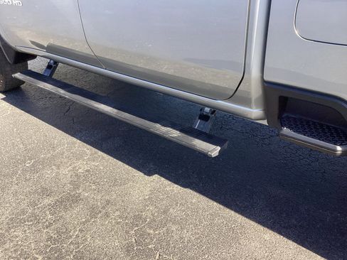 Used 2024 Chevrolet Silverado 2500 LTZ w/ LTZ Premium Package image 18