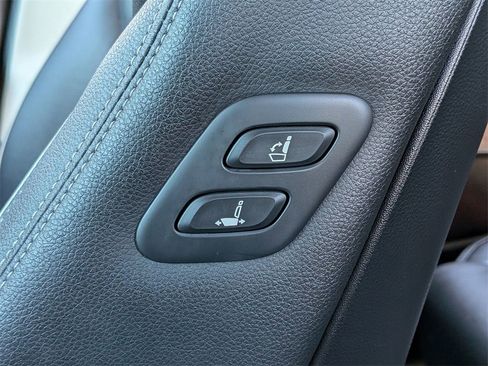 Used 2022 Genesis GV70 2.5T w/ Advanced Package image 27