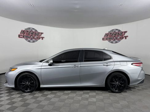 Used 2019 Toyota Camry LE FWD image 4