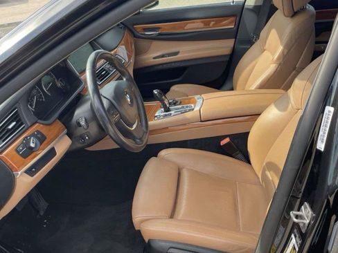 Used 2013 BMW 750i xDrive AWD/4WD image 2
