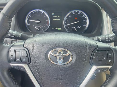 Used 2017 Toyota Highlander Limited Platinum AWD/4WD image 13