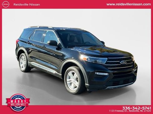Used 2023 Ford Explorer XLT w/ Equipment Group 202A image 8