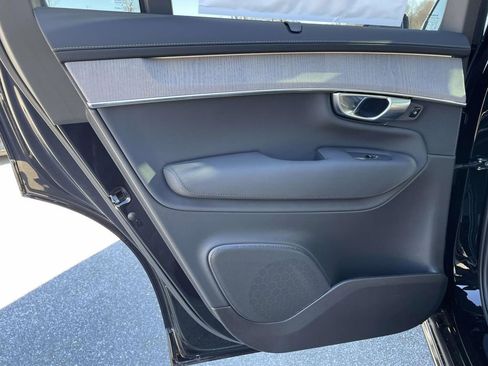 New 2026 Volvo XC90 T8 Ultra image 2