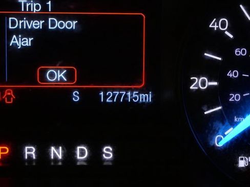 Used 2018 Ford Explorer XLT AWD/4WD image 23