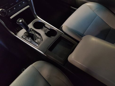 Used 2016 Toyota Camry SE image 26