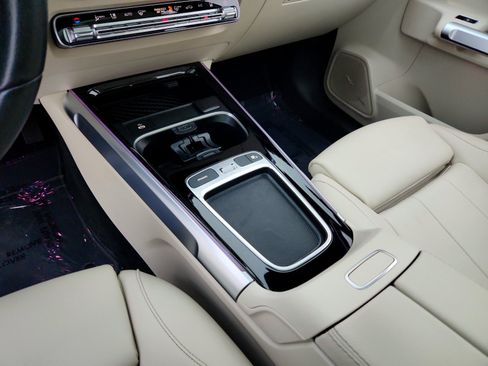 Used 2024 Mercedes-Benz EQB 250+ image 22