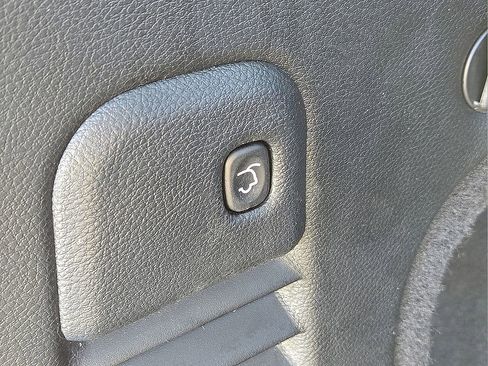 Used 2020 Jeep Grand Cherokee Altitude image 15