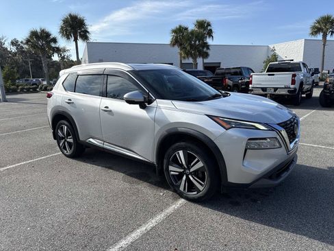 Used 2021 Nissan Rogue SL image 1