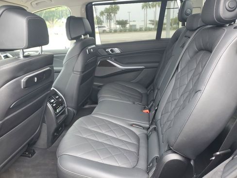 Used 2024 BMW X7 xDrive40i image 14