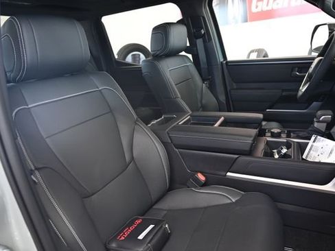 New 2026 Toyota Tundra Limited AWD/4WD image 10