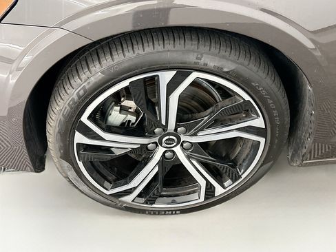 Used 2025 Volvo S60 B5 Core image 11