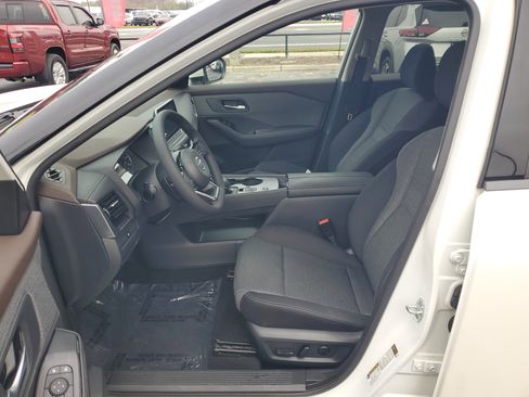 Certified 2021 Nissan Rogue SV image 11