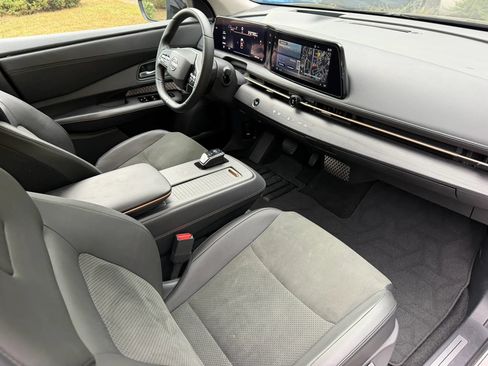 Used 2023 Nissan Ariya AWD image 21