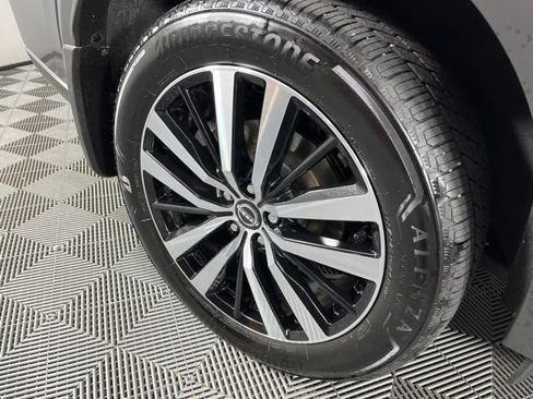 Certified 2025 Nissan Pathfinder Platinum FWD image 16