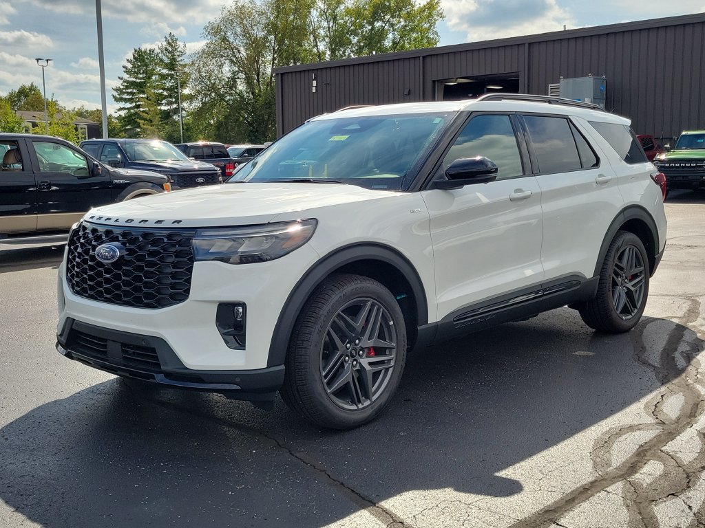 New 2026 Ford Explorer ST-Line w/ ST-Line Street Pack AWD/4WD image 8