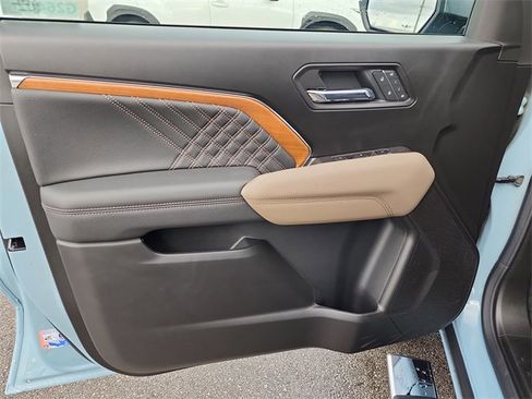 New 2026 GMC Canyon Denali image 11