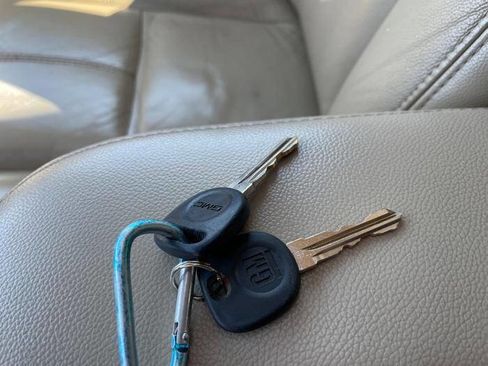 Used 2007 GMC Yukon XL SLT w/ SLT Preferred Equipment Group image 46