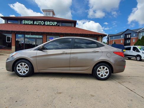 Used 2014 Hyundai Accent GLS FWD image 4