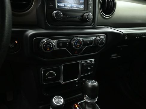 Used 2018 Jeep Wrangler Unlimited Sport image 14