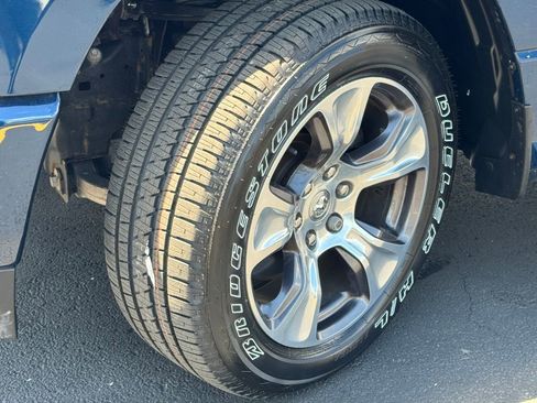 Used 2023 RAM 1500 Laramie AWD/4WD image 9