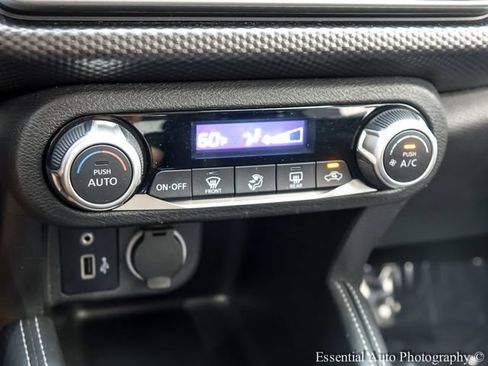 Used 2018 Nissan Kicks SV FWD image 16