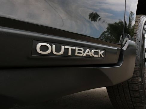 Used 2016 Subaru Outback 2.5i Limited AWD/4WD image 7