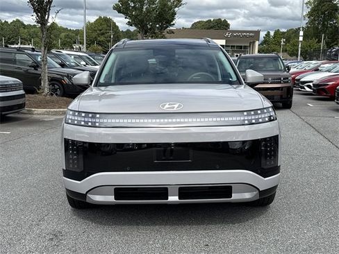 New 2026 Hyundai Ioniq 9 Limited image 2