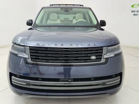 Used 2024 Land Rover Range Rover SE AWD/4WD image 2